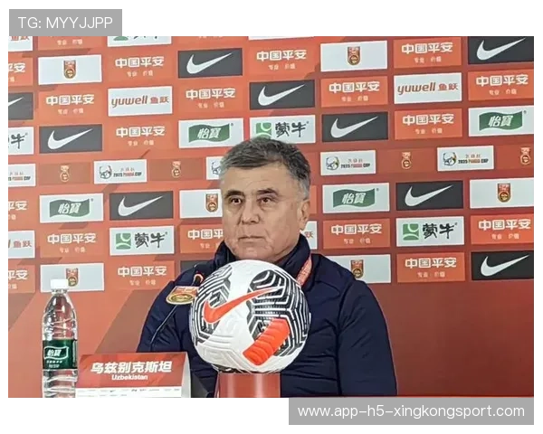主帅怒怼记者:你踢得比我们好吗?