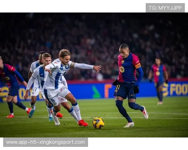 西甲巴萨中路精妙穿透，锋线再次奏响进球序章